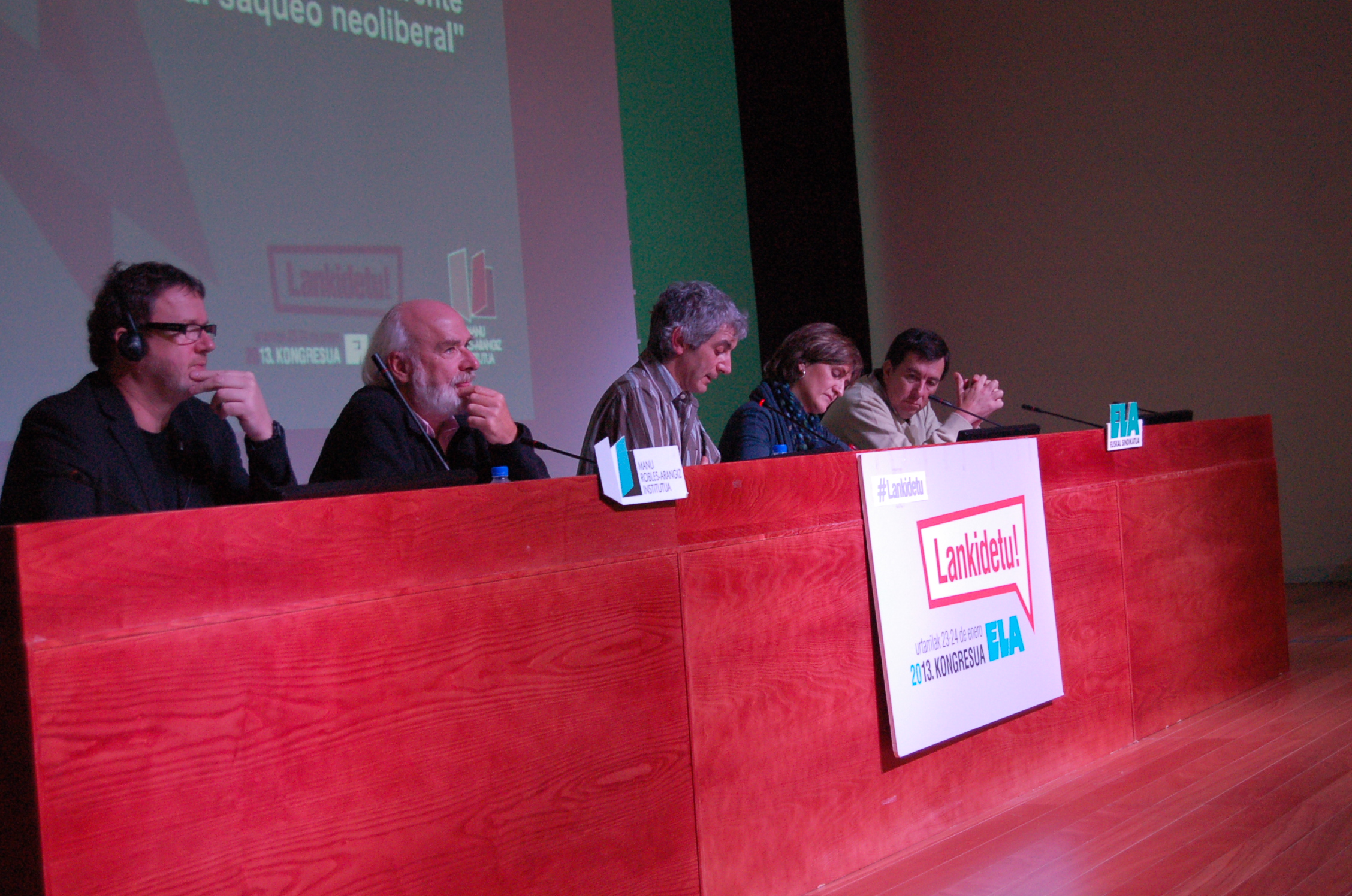 Eric Toussaint: erresistentziatik autoeraketara pasa behar dugu